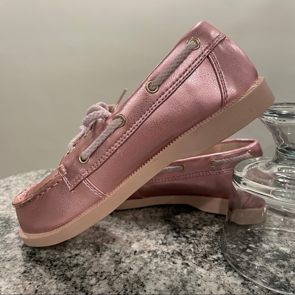 1 Little Miss Matched Girls Youth Pink Metallic Boat Shoes NIB